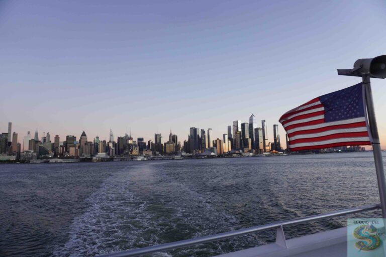 puesta de sol, bandera Estados Unidos, rascacielos