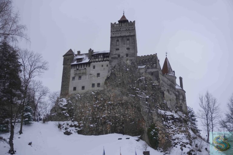 Castillo de Bran, conocido como Castillo de Drácula