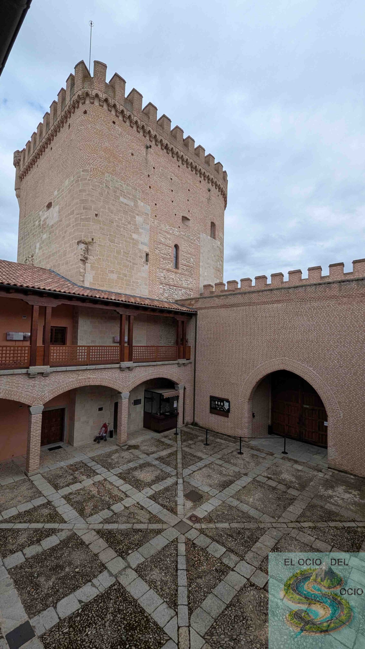 Castillo de Arévalo, patio interior (Ávila)