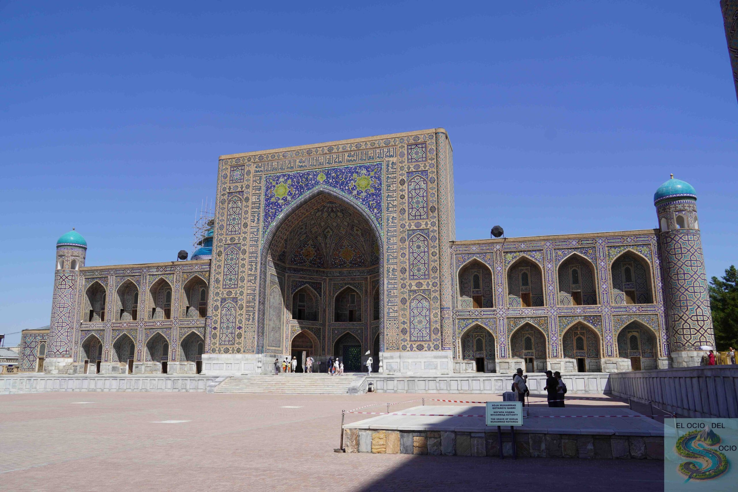 Madrasa Tilya-Kori, en Plaza Registán, Samarcanda