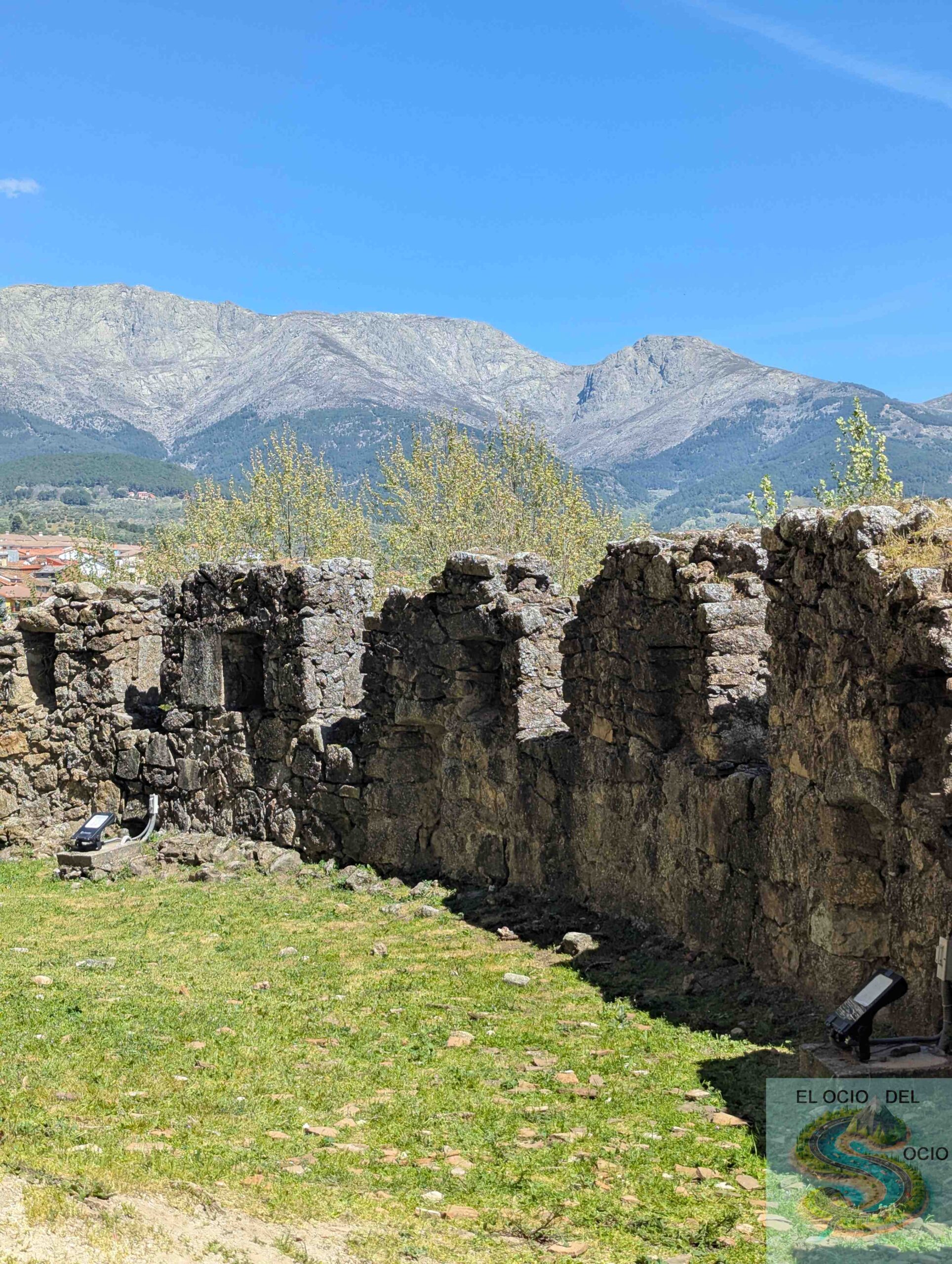 Barbacana Castillo de los Duques de Albuquerque, Mombeltrán desde dentro (Ávila)