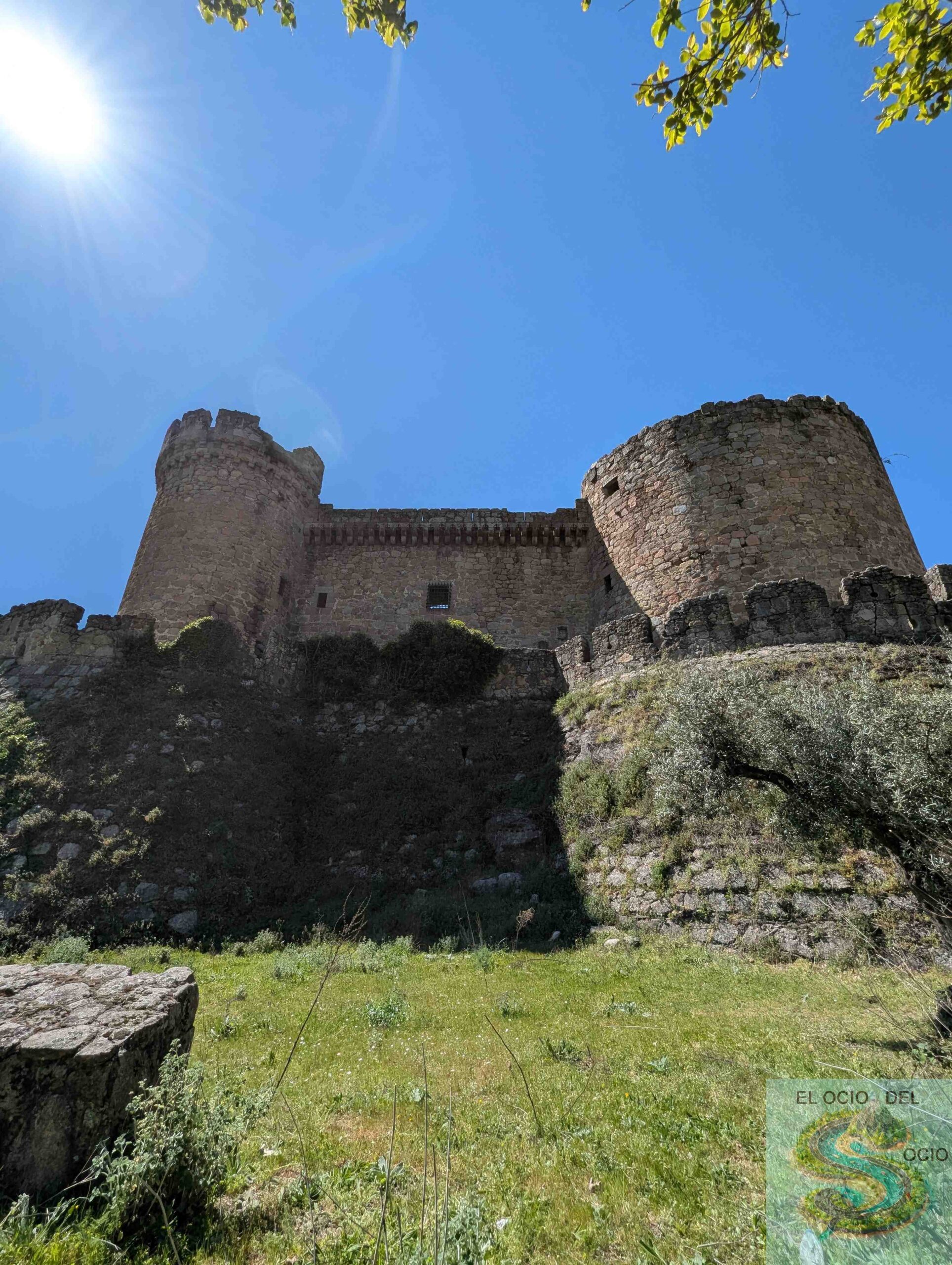 Lateral Castillo de Mombeltrán (Ávila)