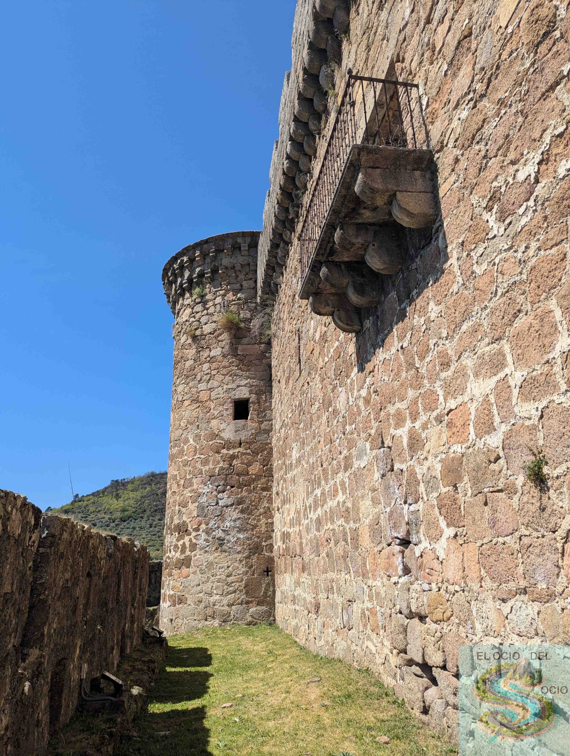 Torre del Castillo de Mombeltrán vista desde dentro del Castillo (Ávila)