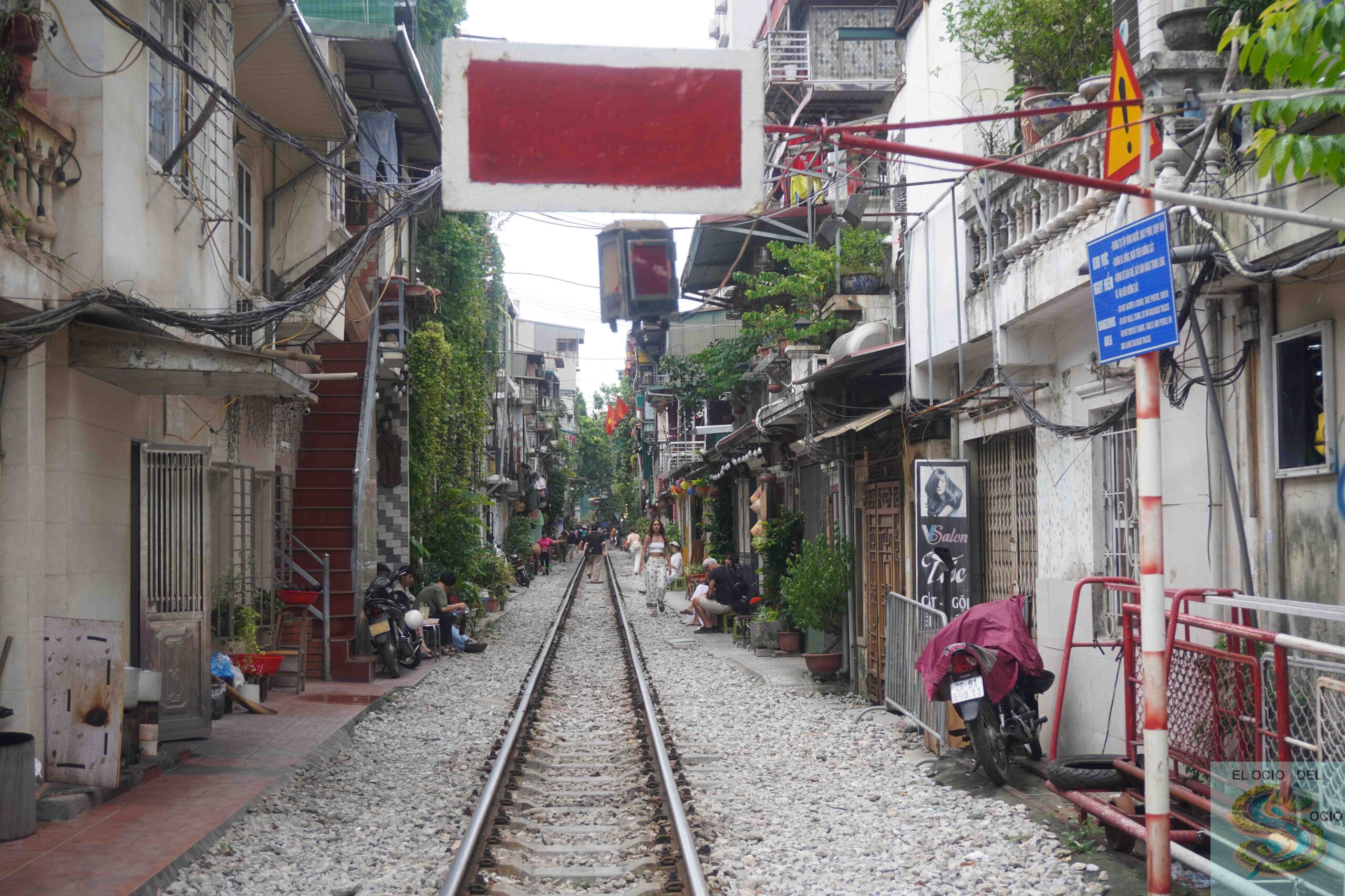 calle del tren hanoi