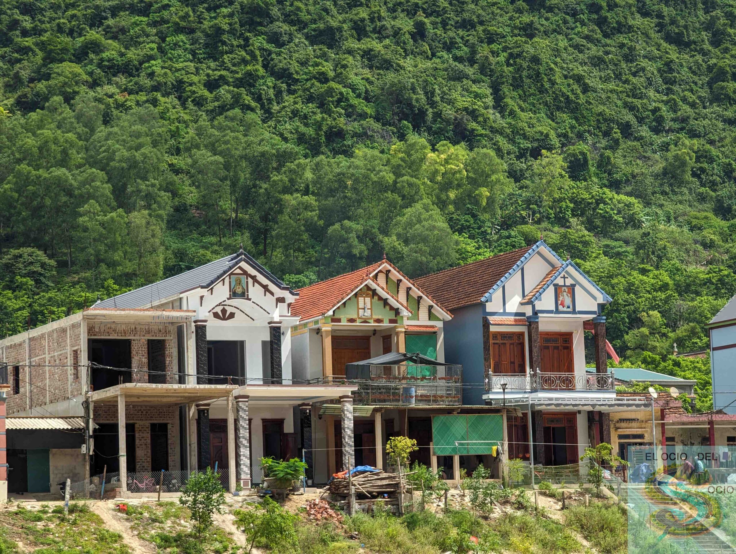 casas frente montana phong nha