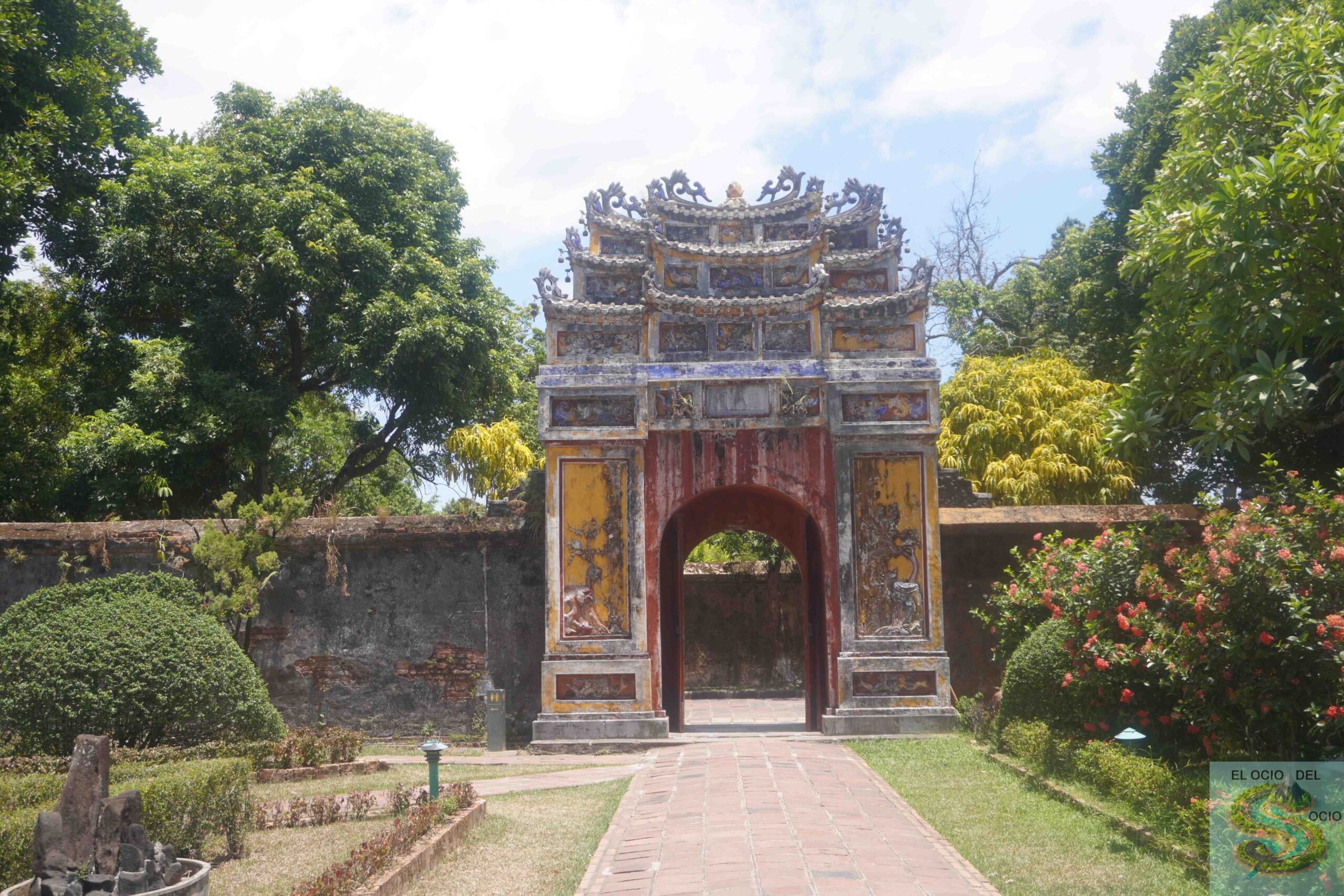 puerta decorada hue