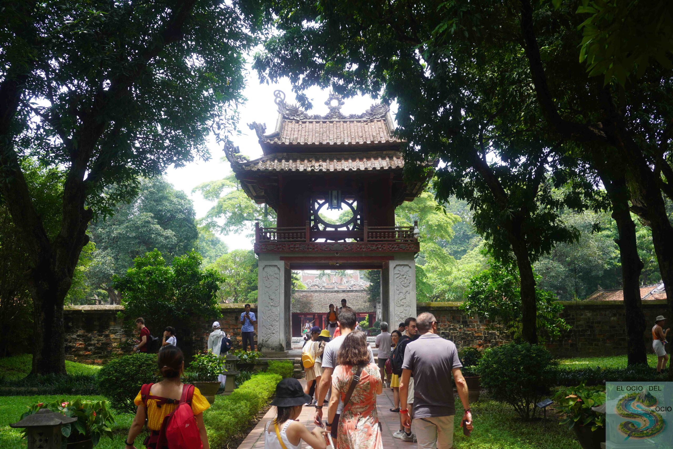 templo literatura hanoi hanoi