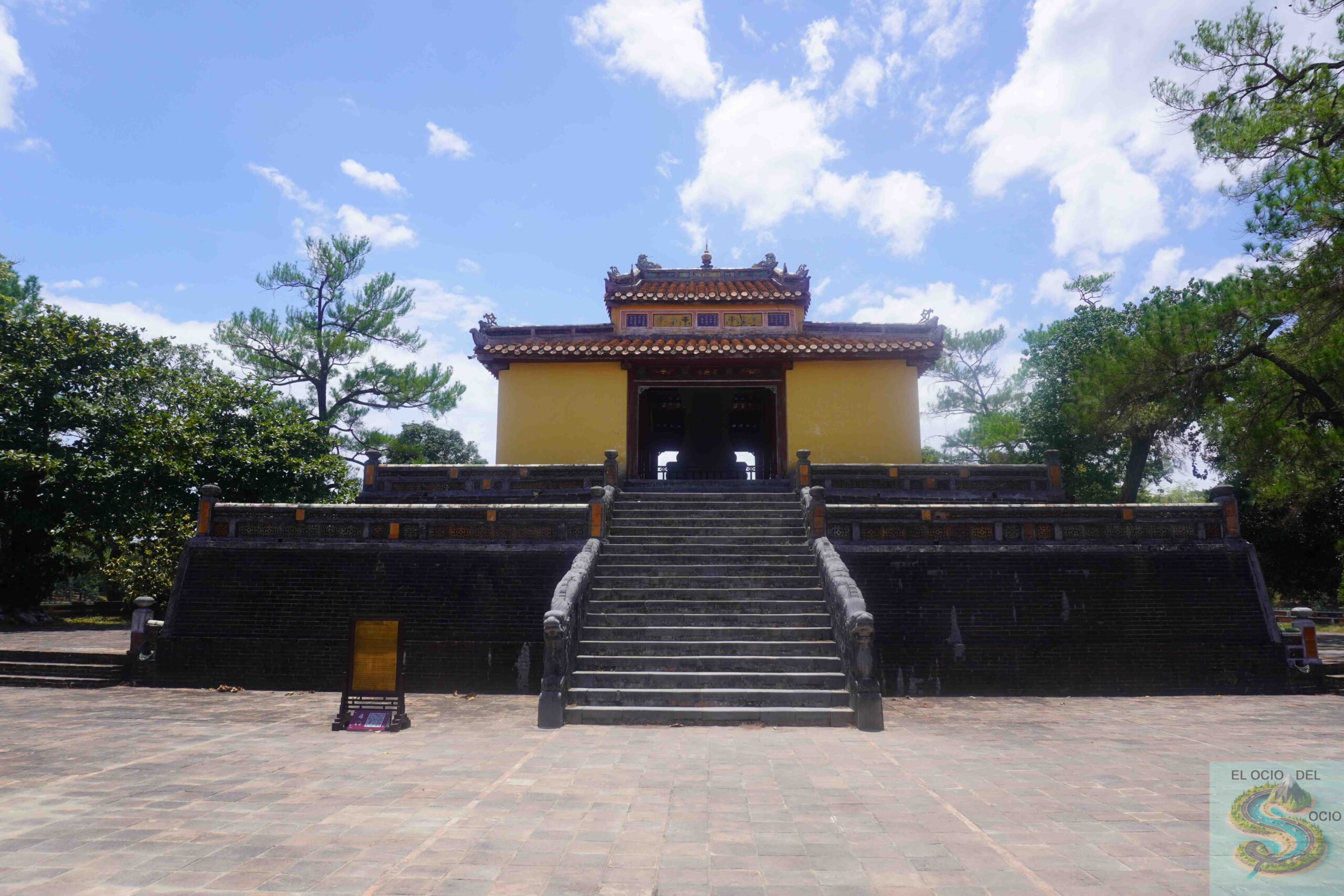 tumba de minh mang hue