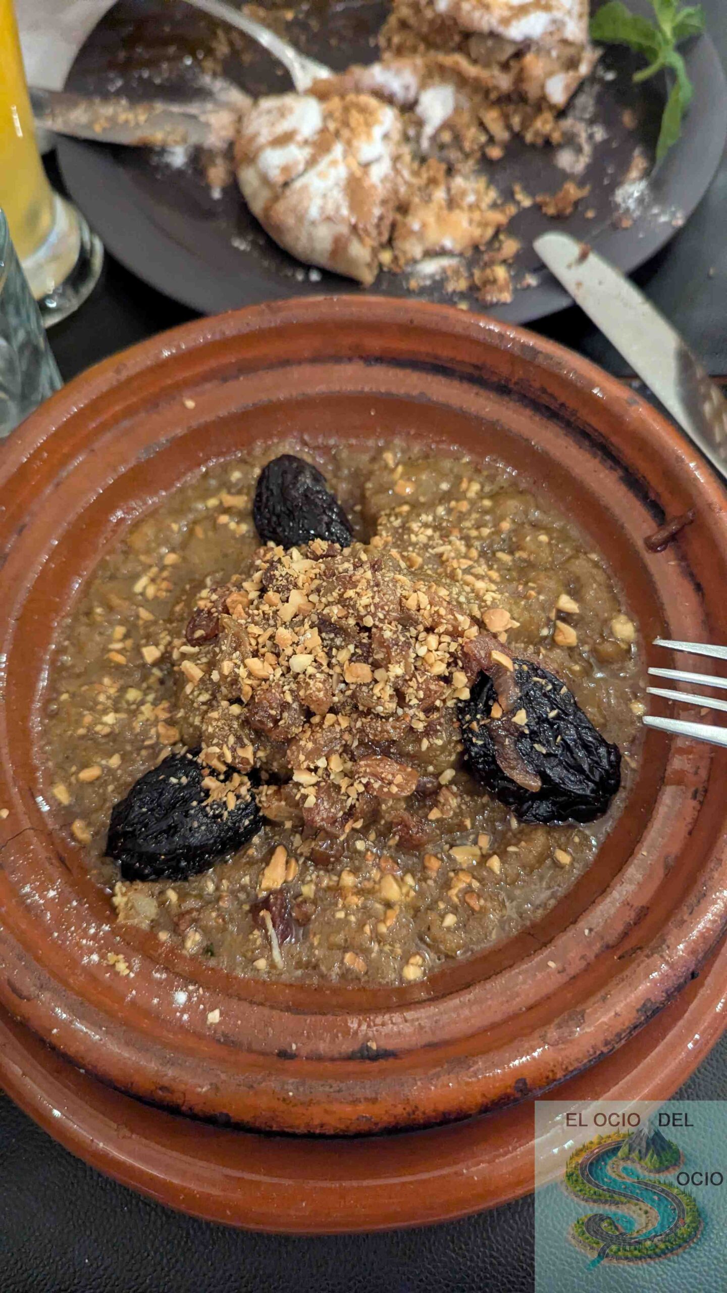 tajine con ciruelas comida