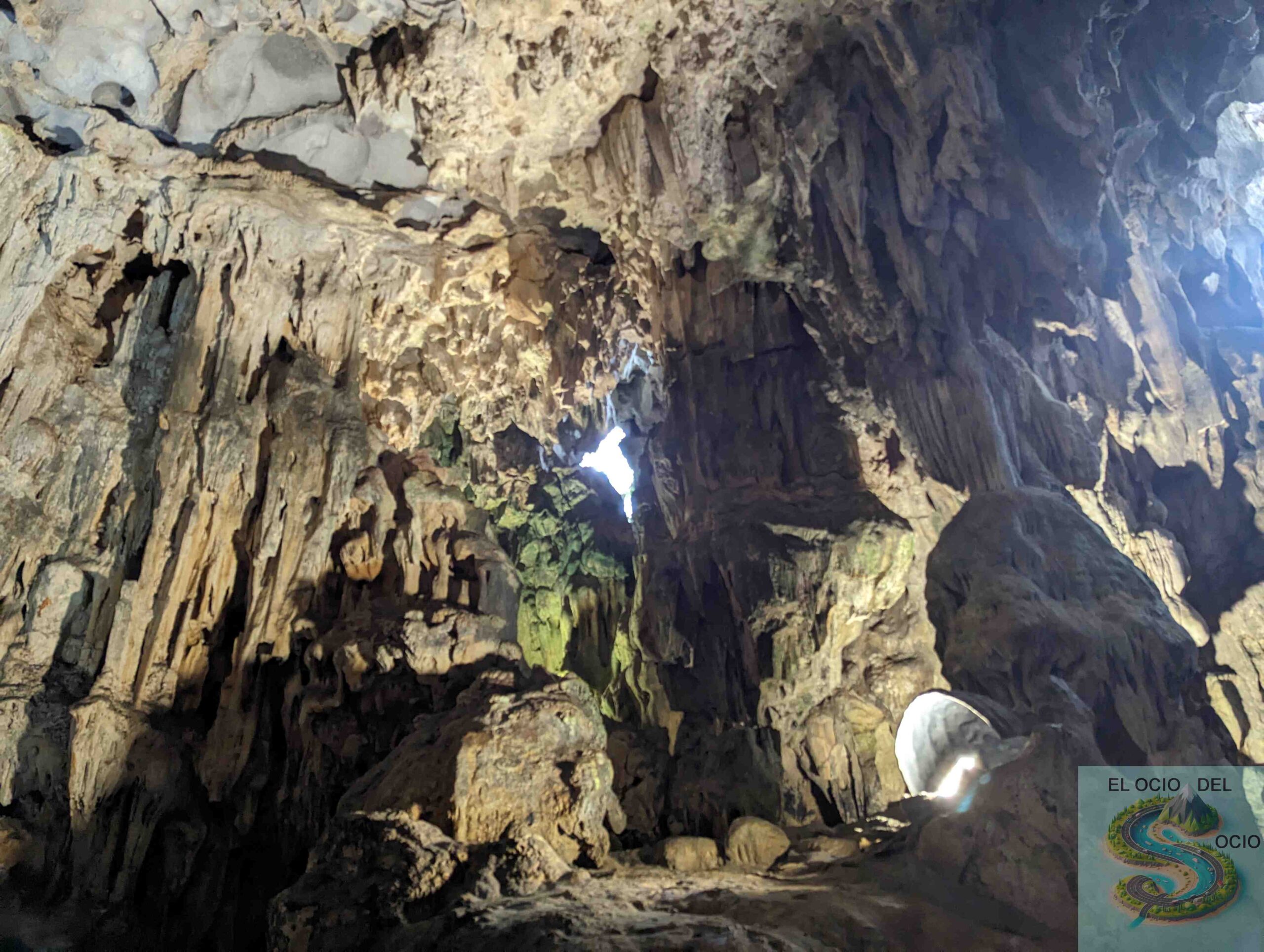 cueva estalactitas bahia halong